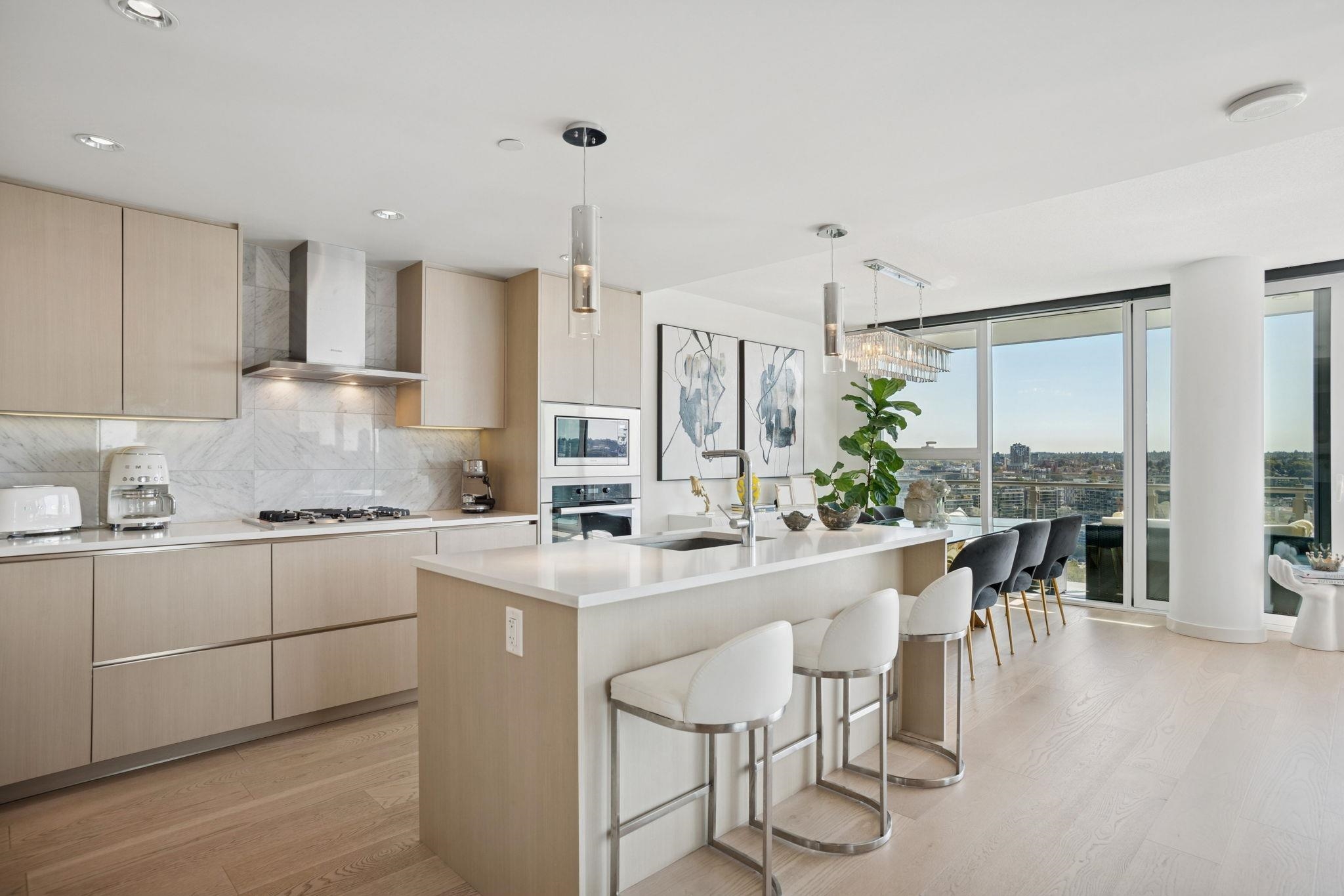 2618-89 Nelson Street, Vancouver, BC, V6Z 0E7