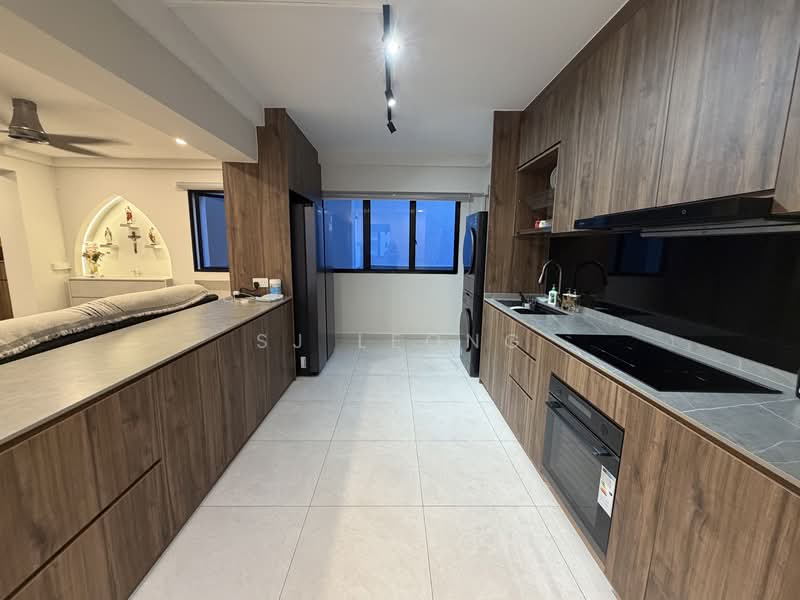 374 Tampines Street 34 photo 2