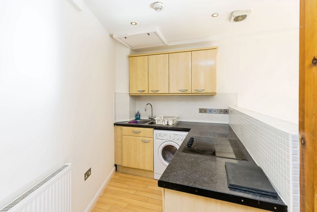 Additional image 6 of 1 bed flat for saleTuttle Street, Wrexham LL13