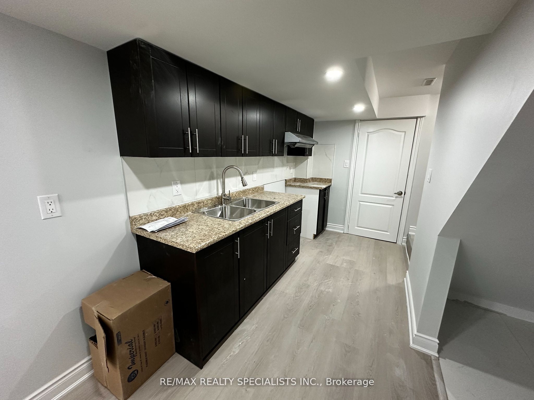Lower-43 Earlsbridge Boulevard, Brampton, ON, L7A 2L8 photo 3