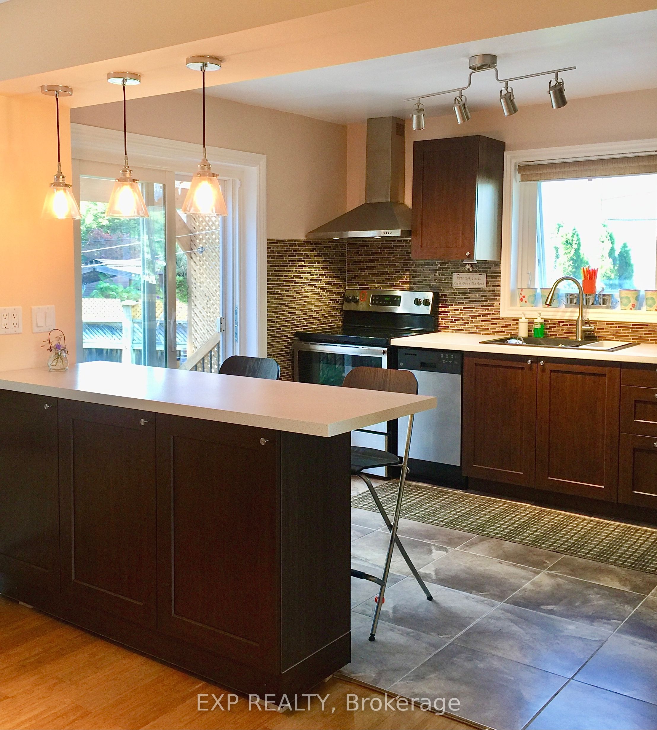 Additional image 3 of 28 Bailey Crescent, Aurora, ON, L4G 2B3