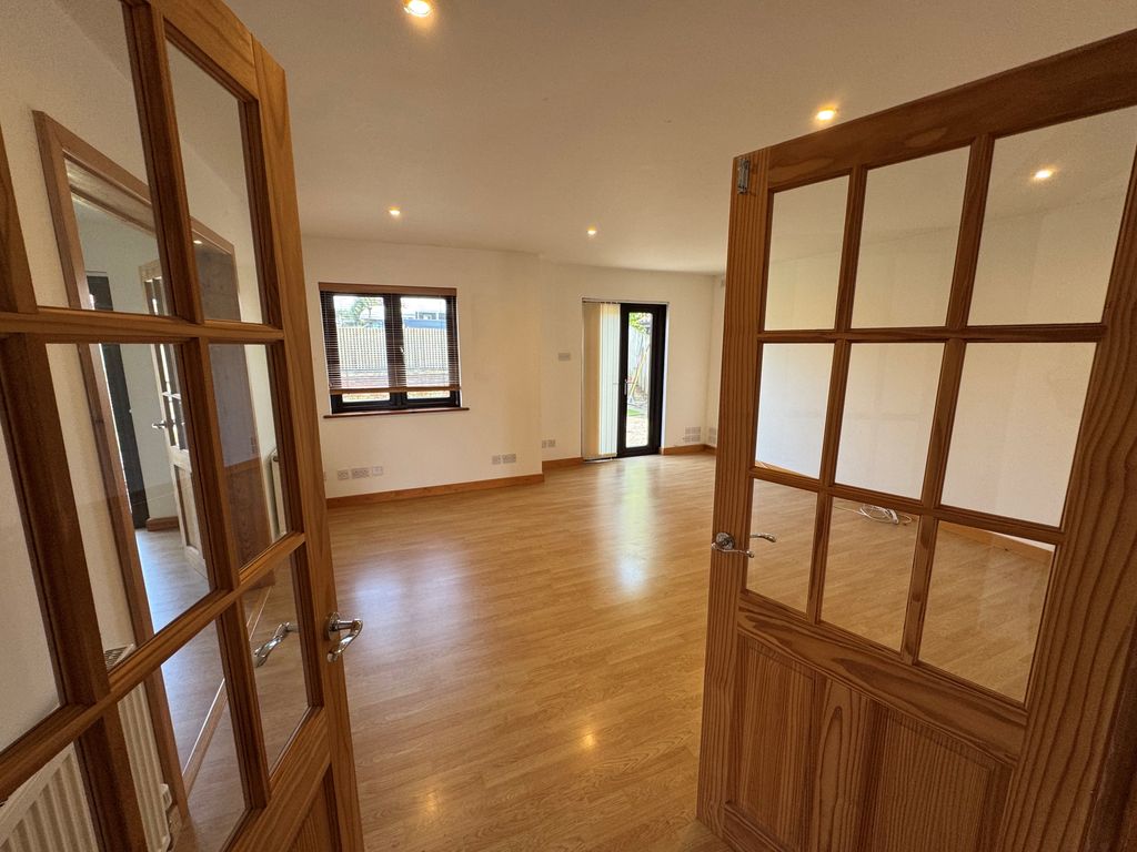 Additional image 3 of 4 bed detached house to rentRoughlands, Lakenheath, Brandon IP27