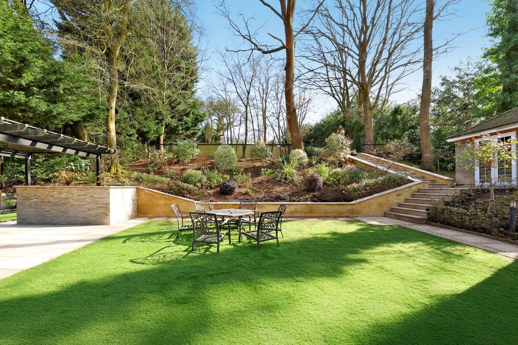 Additional image 30 of 6 bed detached house for saleValley Way, Gerrards Cross SL9