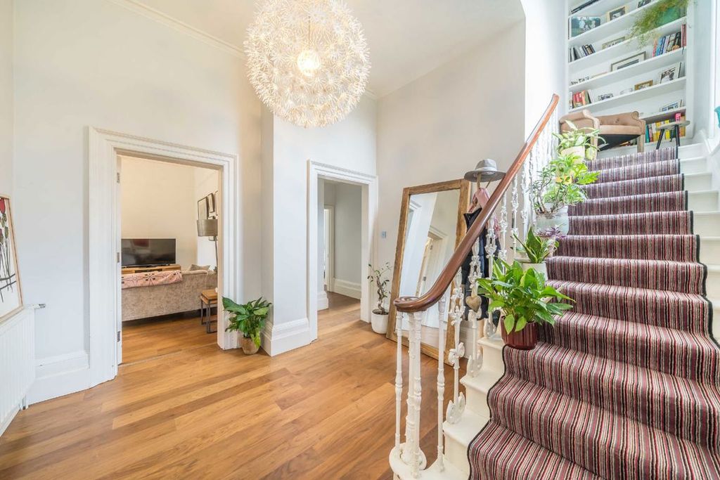 Additional image 2 of 2 bed flat to rentPortland Terrace, Richmond TW9