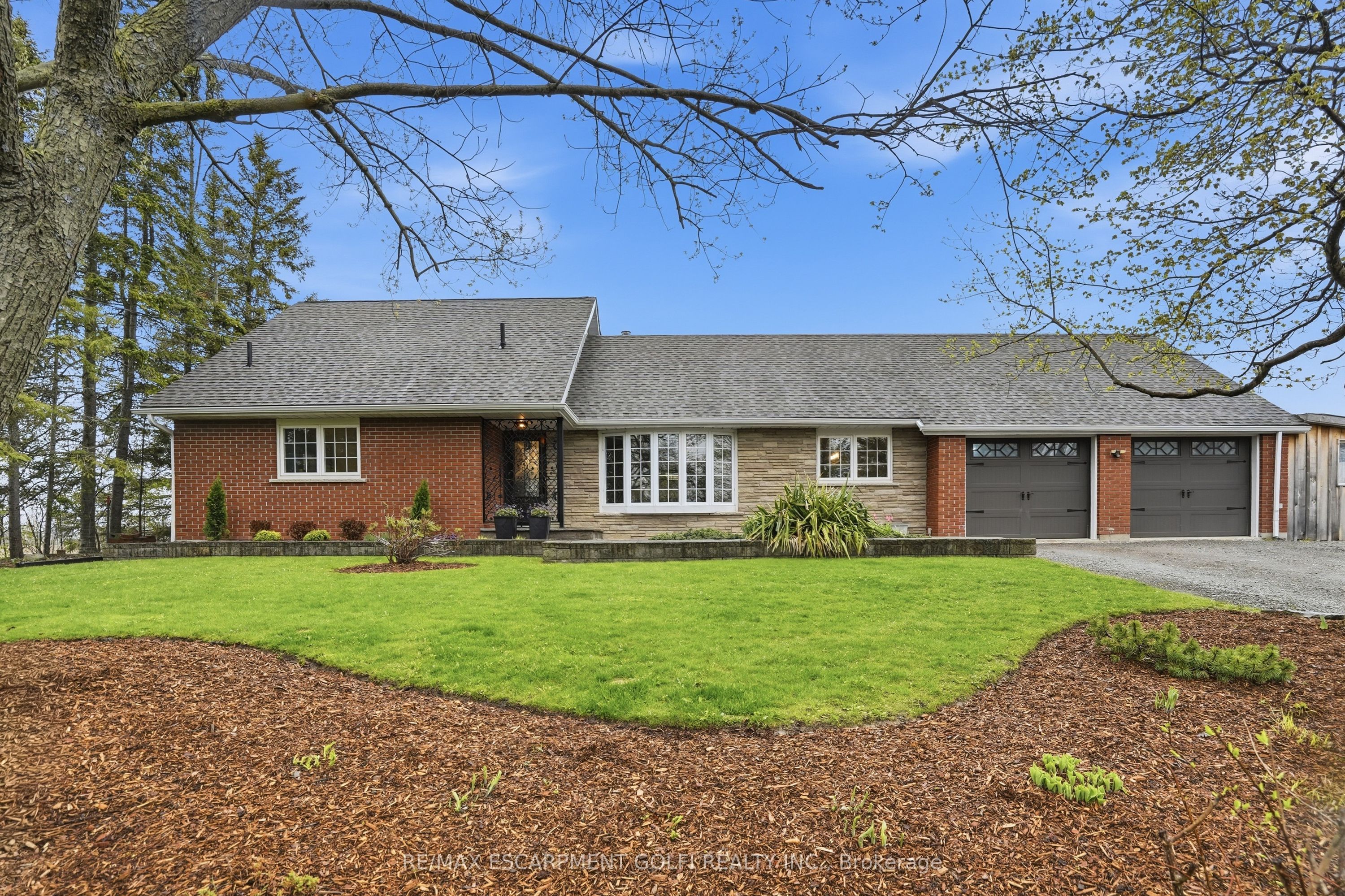 800 Hall Road, Hamilton, ON, L0R 1C0