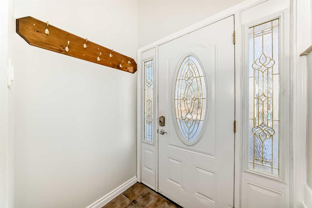 Additional image 3 of 2831 63 Avenue SW, Calgary, AB, T3E5J6