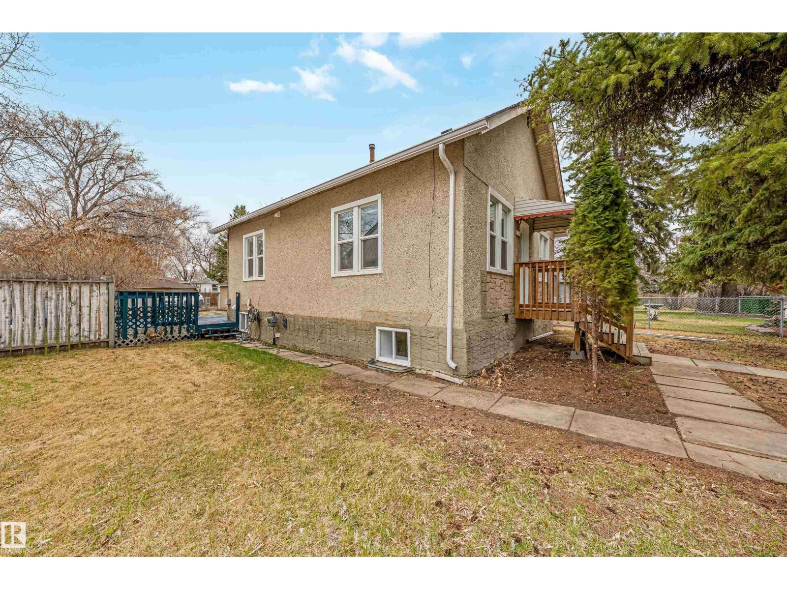Additional image 3 of 11828 50 Street NW, Edmonton, AB, T5W3B9