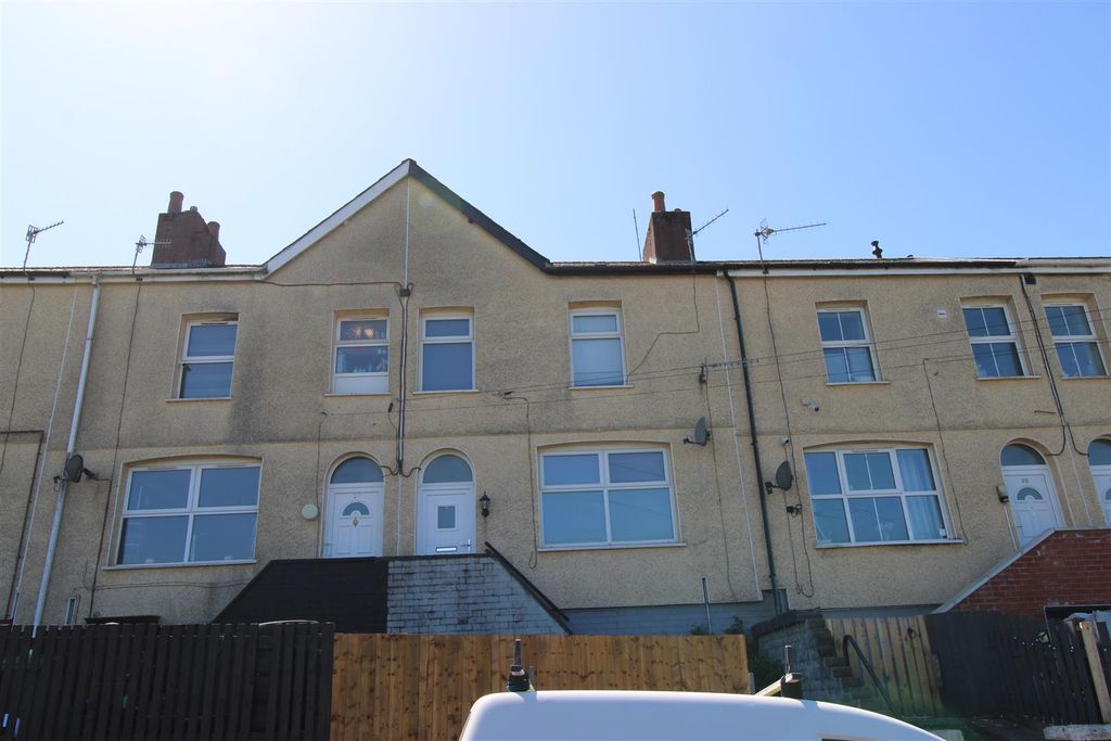 3 bed terraced house to rentAbernant Road, Markham, Blackwood NP12