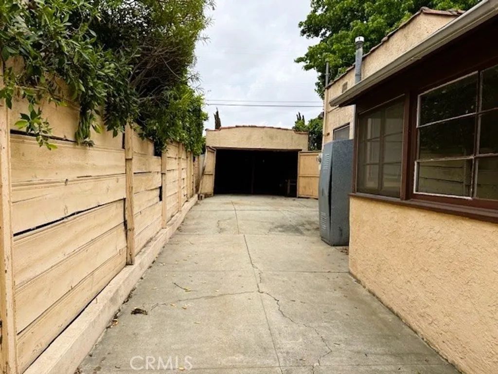 Additional image 17 of 9432 S Hobart Boulevard, Los Angeles, CA 90047