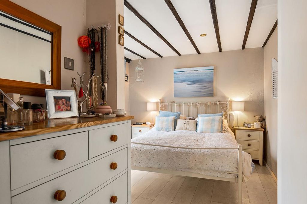 Additional image 10 of 3 bed semi-detached house for saleGravel Hill, Henley On Thames RG9