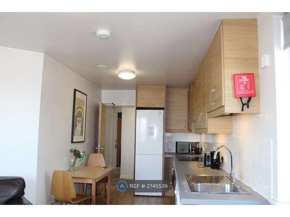 4 bed shared accommodation to rentMulberry Court, Southampton SO14 photo 2