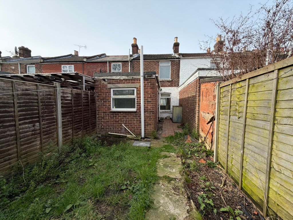 Additional image 9 of 2 bed terraced house to rentLeyton Road, Southampton SO14