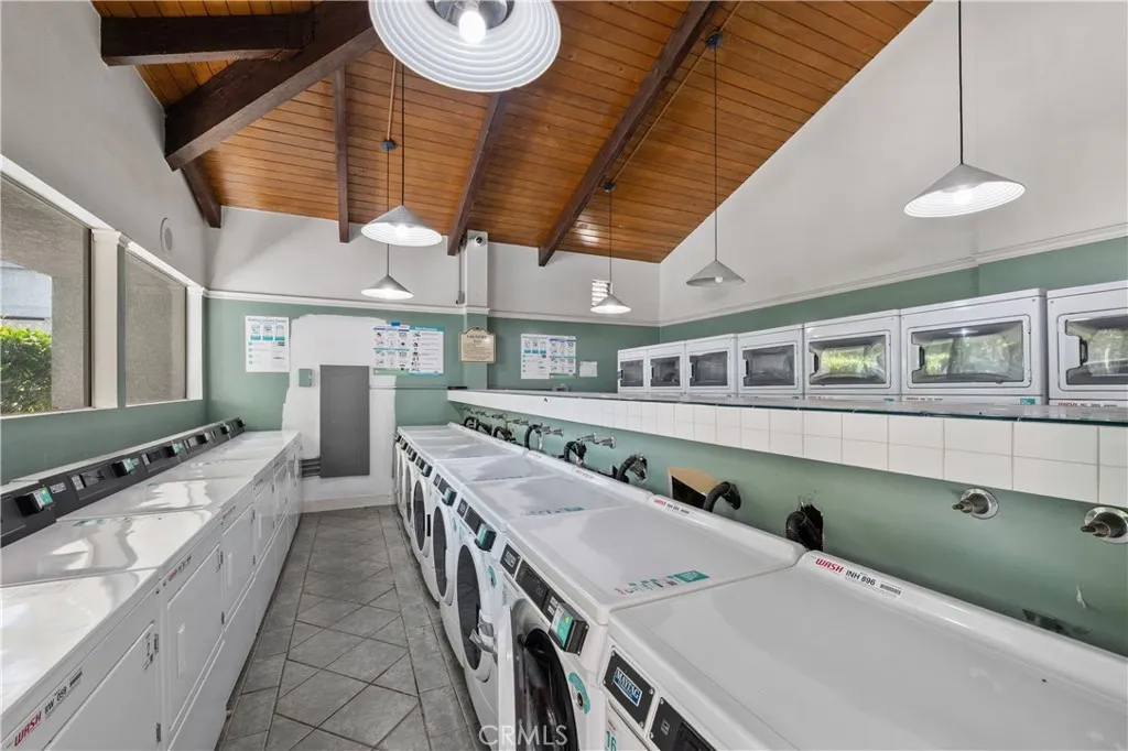 Additional image 89 of 20134 Leadwell St Unit 126, Winnetka, CA 91306