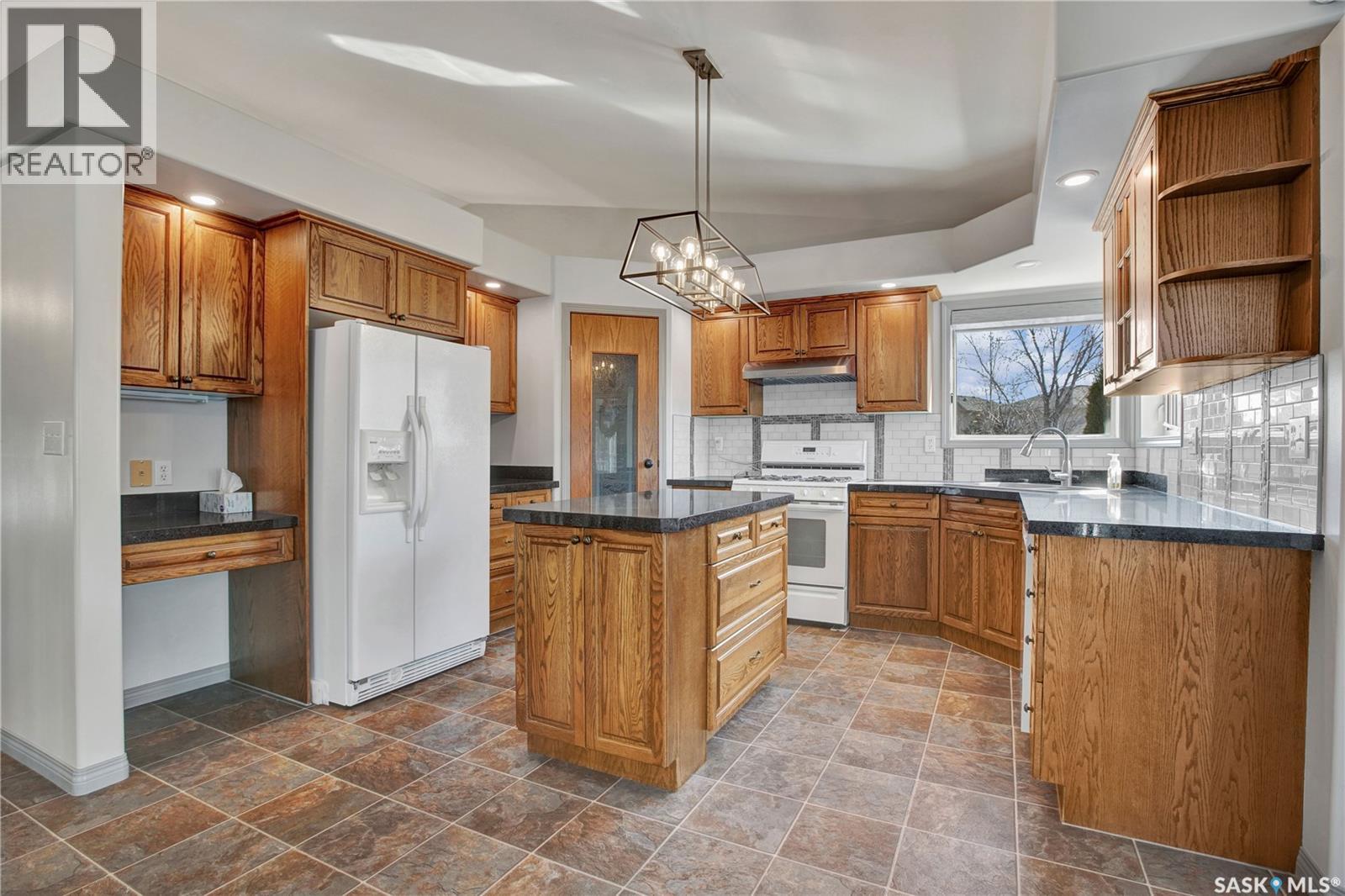 Additional image 5 of 114 Woods Court, Saskatoon, SK, S7N4M2