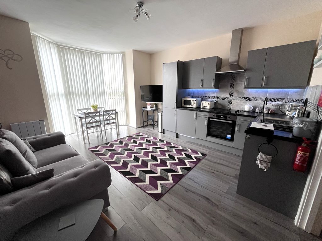 Additional image 2 of 1 bed property to rentCo-Op Lane, Pembroke Dock SA72