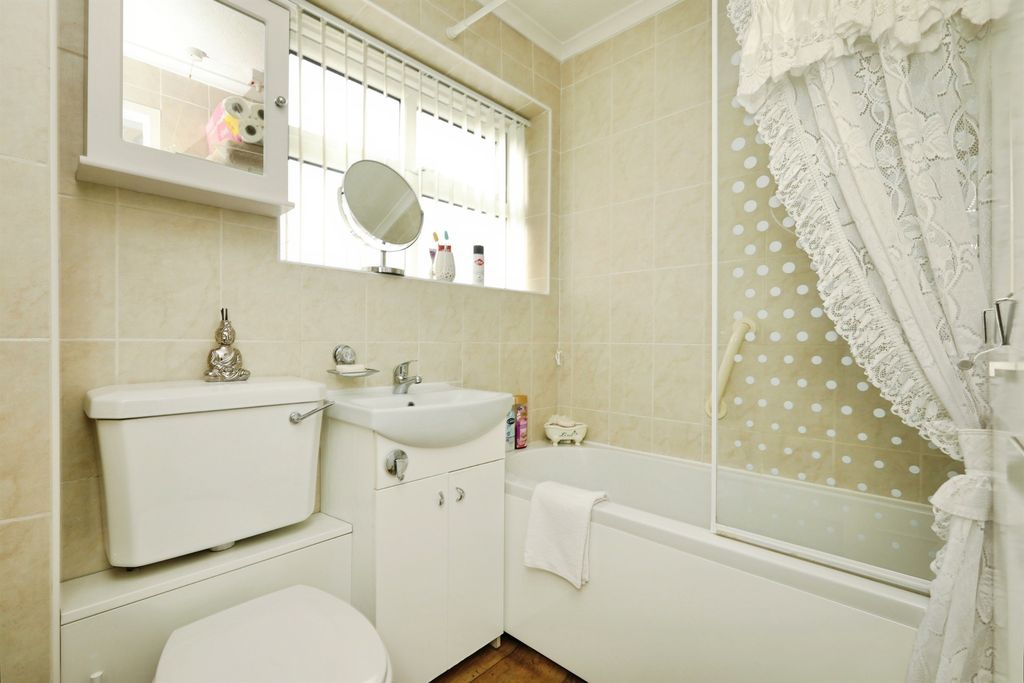 Additional image 8 of 2 bed detached bungalow for saleBlackthorn Close, Scunthorpe DN15
