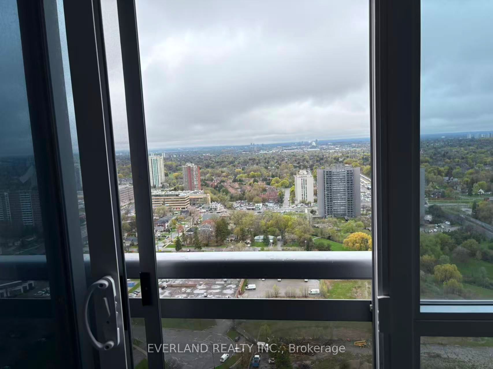 Additional image 3 of 3321-275 Village Green Square, Toronto, ON, M1S 0L8