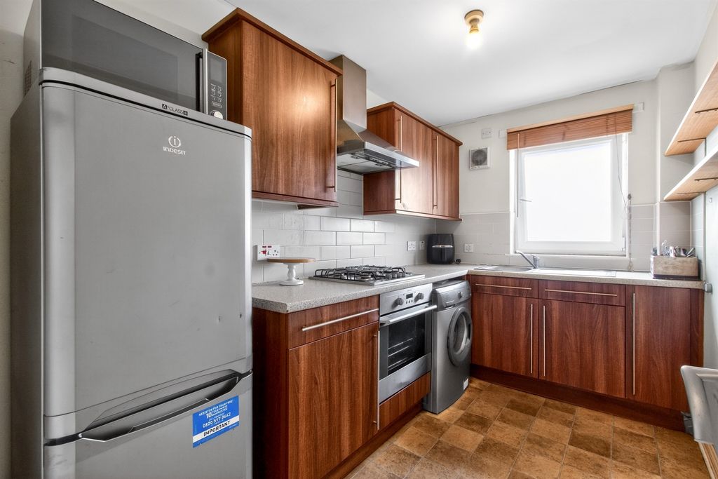2 bed flat for saleCumbernauld Road, Glasgow G33 photo 2