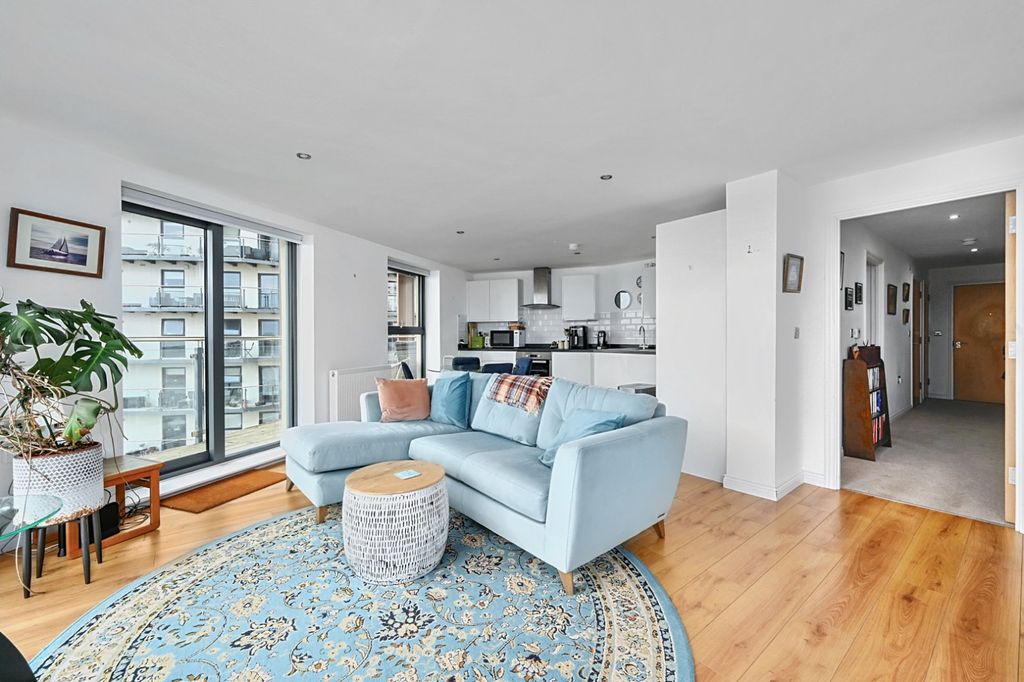 Additional image 3 of 3 bed flat to rentMariner Point, 83 Brighton Road, Shoreham BN43
