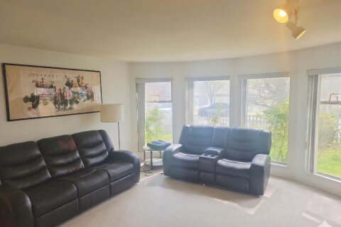 Additional image 8 of 3523 Napier Street, Vancouver, BC, V5K 2X8