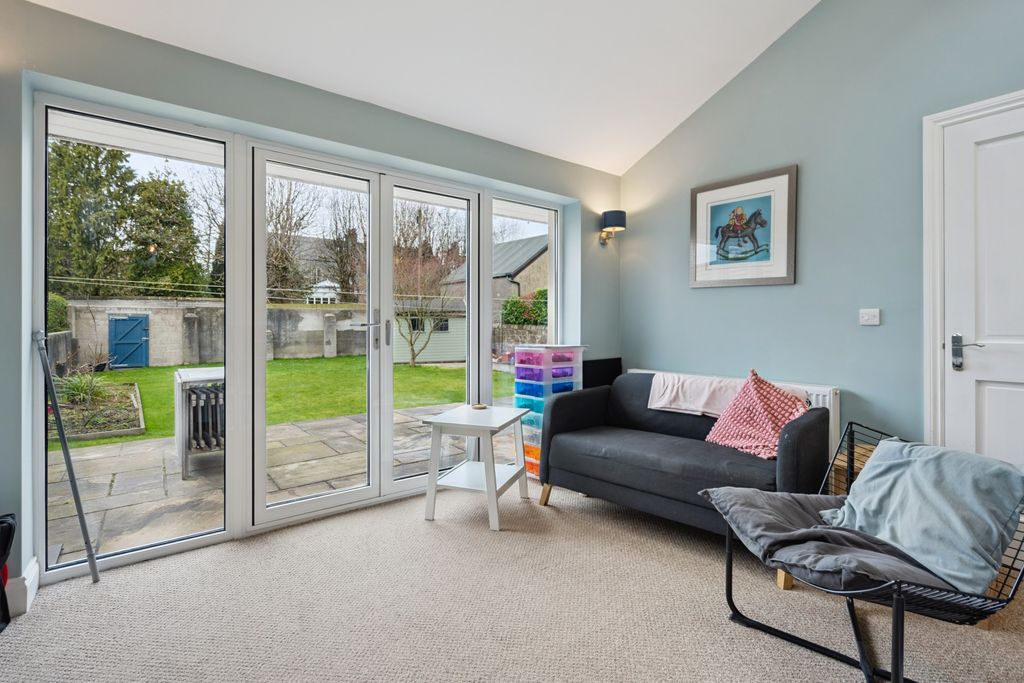 Additional image 27 of 4 bed semi-detached house to rentClarendon Place, Stirling, Stirlingshire FK8