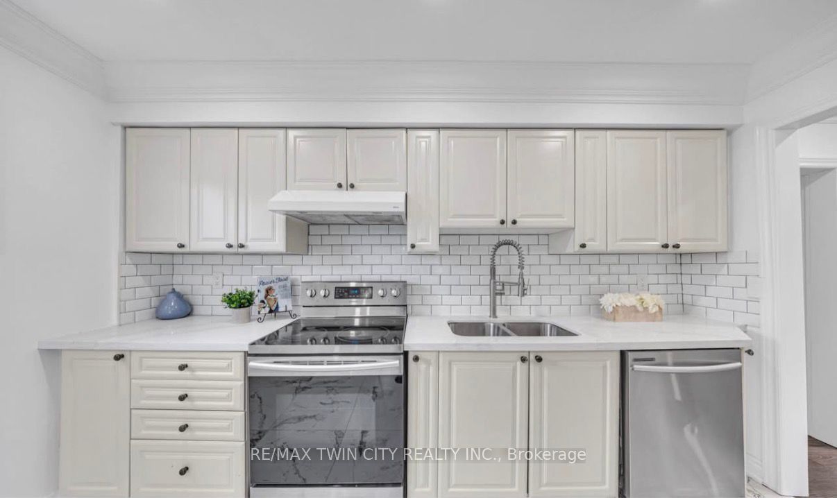 Additional image 4 of 962 Midland Avenue, Toronto, ON, M1K 4G3