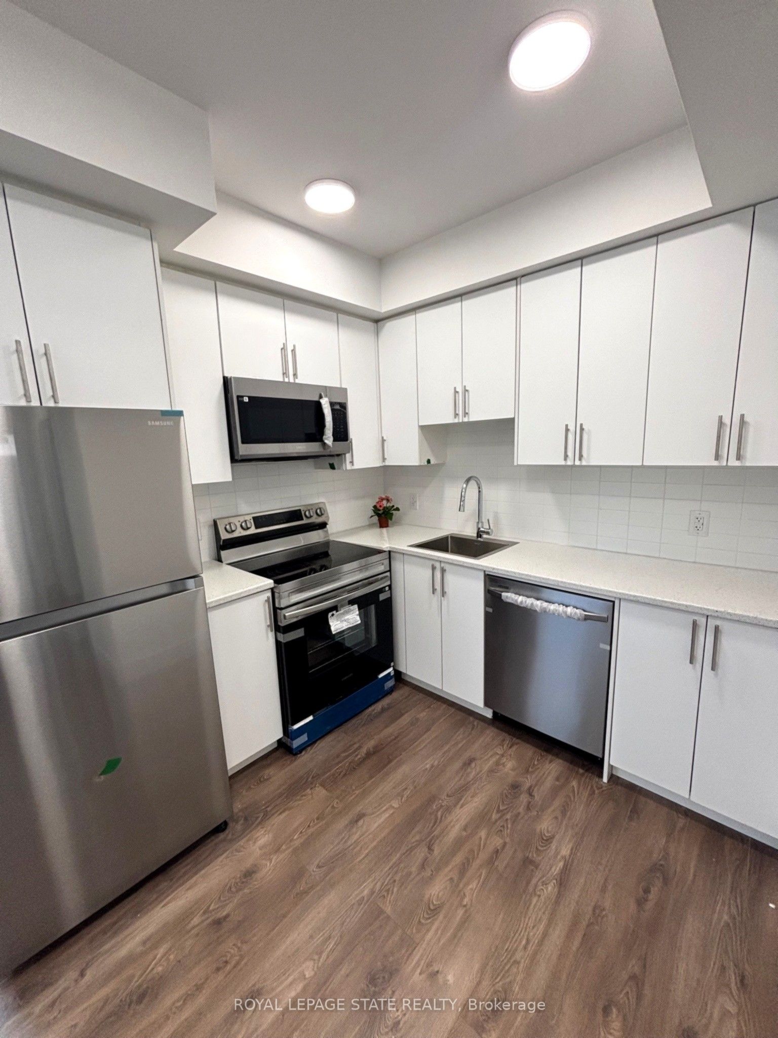 Additional image 6 of 120-6638 Mcleod Road, Niagara Falls, ON, L2G 3G5