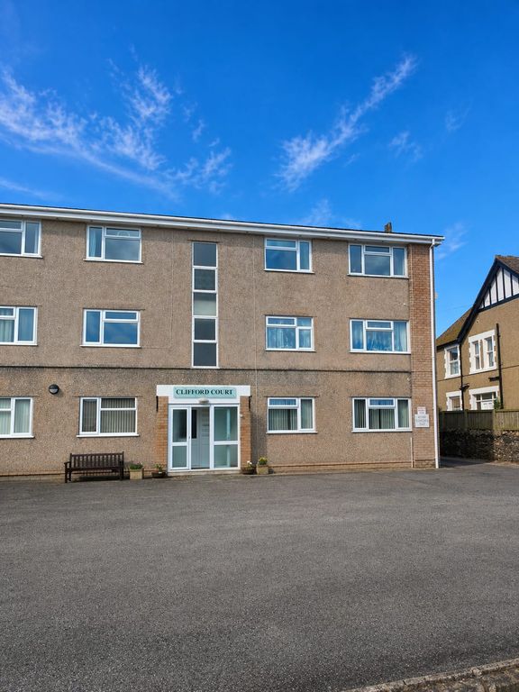 2 bed flat to rentAlbert Drive, Deganwy LL31