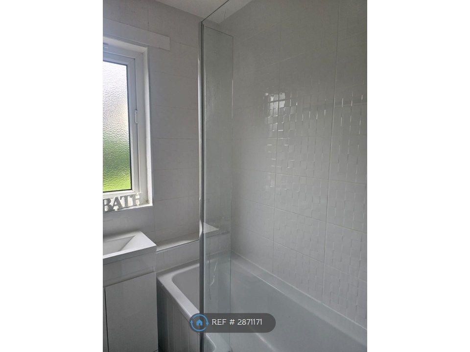 Additional image 16 of 2 bed flat to rentElm Road, Clydebank G81