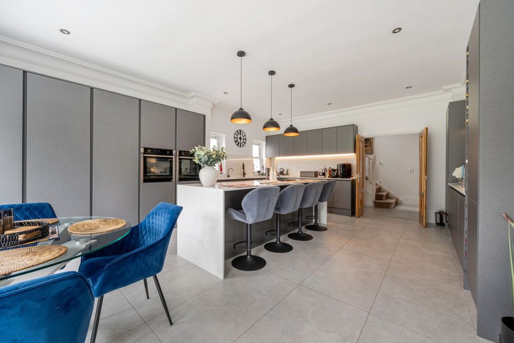 Additional image 23 of 5 bed detached house to rentBarnet Road, Arkley, Barnet EN5