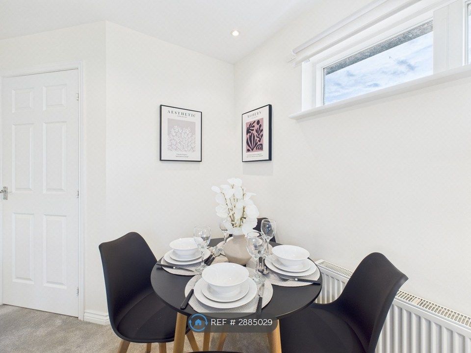 Additional image 5 of 2 bed flat to rentCorinne Court, Cheltenham GL51