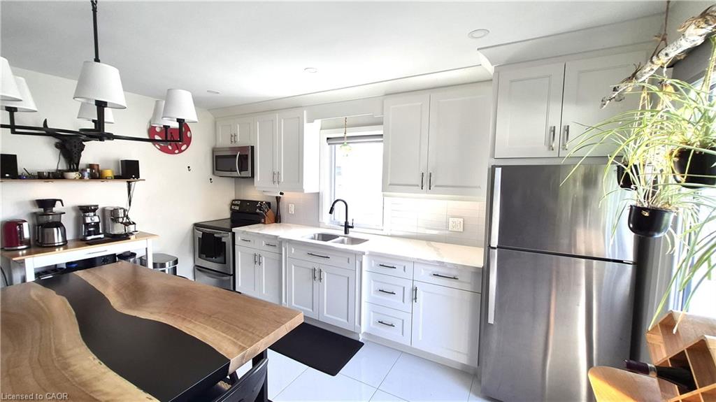 Additional image 5 of 129 Moore Avenue S, Waterloo, ON, N2J 1X4