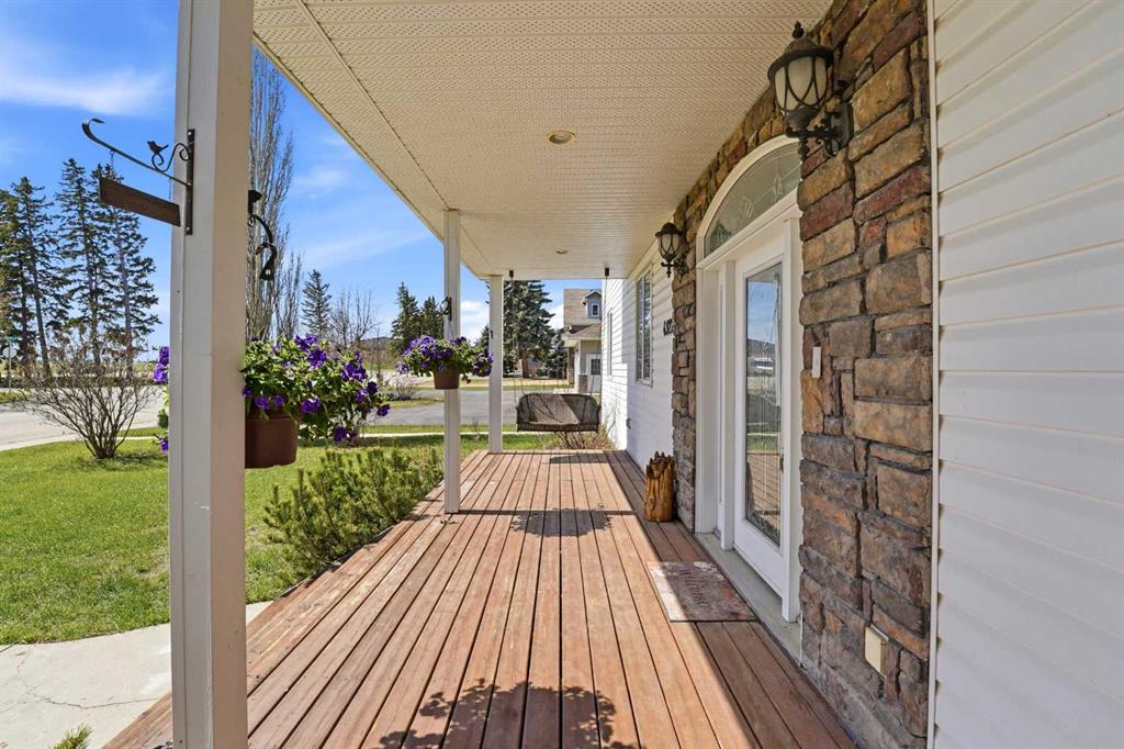 Additional image 4 of 4922 College Avenue, Lacombe, AB, T4L 1Z2