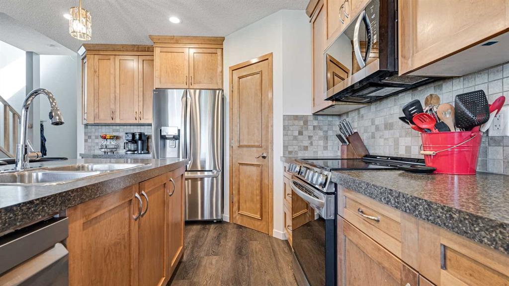 Additional image 4 of 36 New Brighton Landing SE, Calgary, AB, T2Z0S5