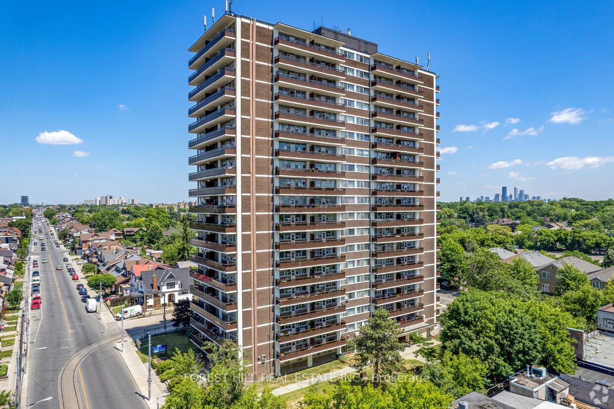 902-161 Oakwood Avenue, Toronto, ON, M6E 2V2