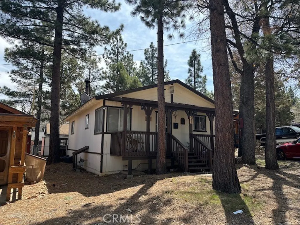 Additional image 3 of 245 Sunset Ln, Sugarloaf, CA 92386