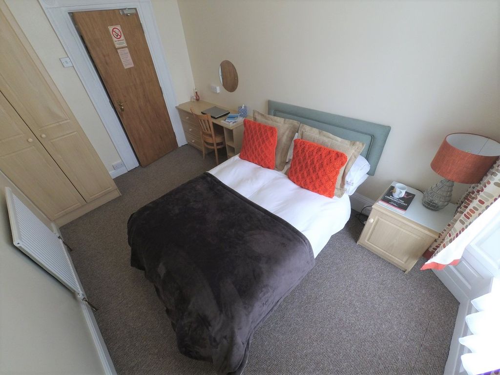 Additional image 13 of 17 bed property to rentRoyal Terrace, Barrack Road, Northampton NN1