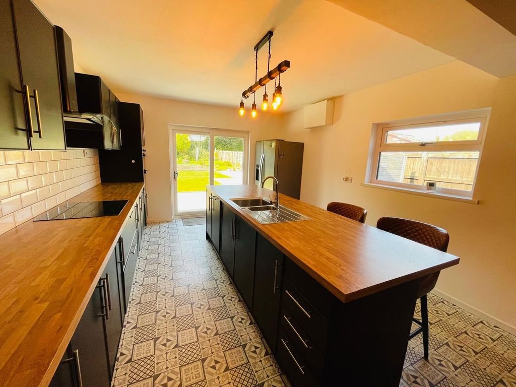 Additional image 4 of 3 bed bungalow to rentNew Road, Kilgetty SA68