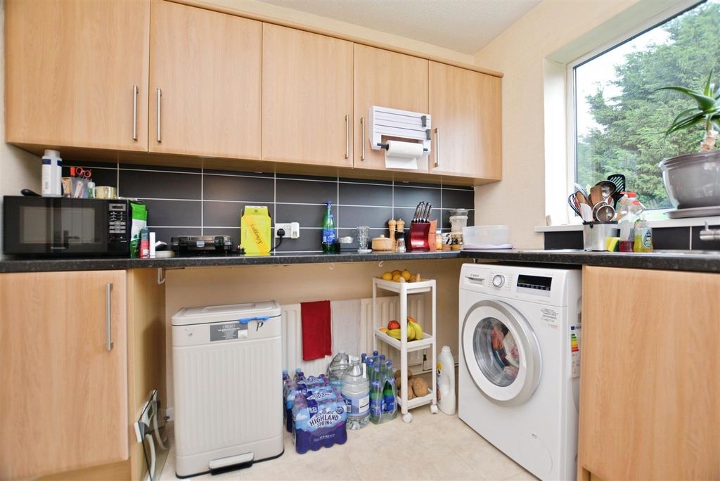 Additional image 7 of 2 bed flat for saleAncaster Court, Scunthorpe DN17