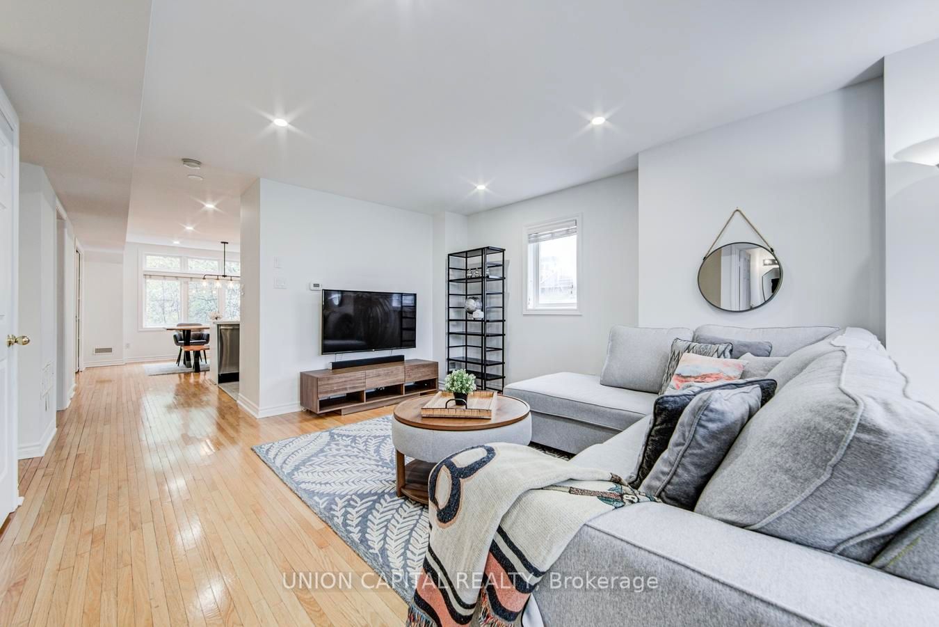 Additional image 6 of 8-1 Bastedo Avenue, Toronto, ON, M4C 5S7