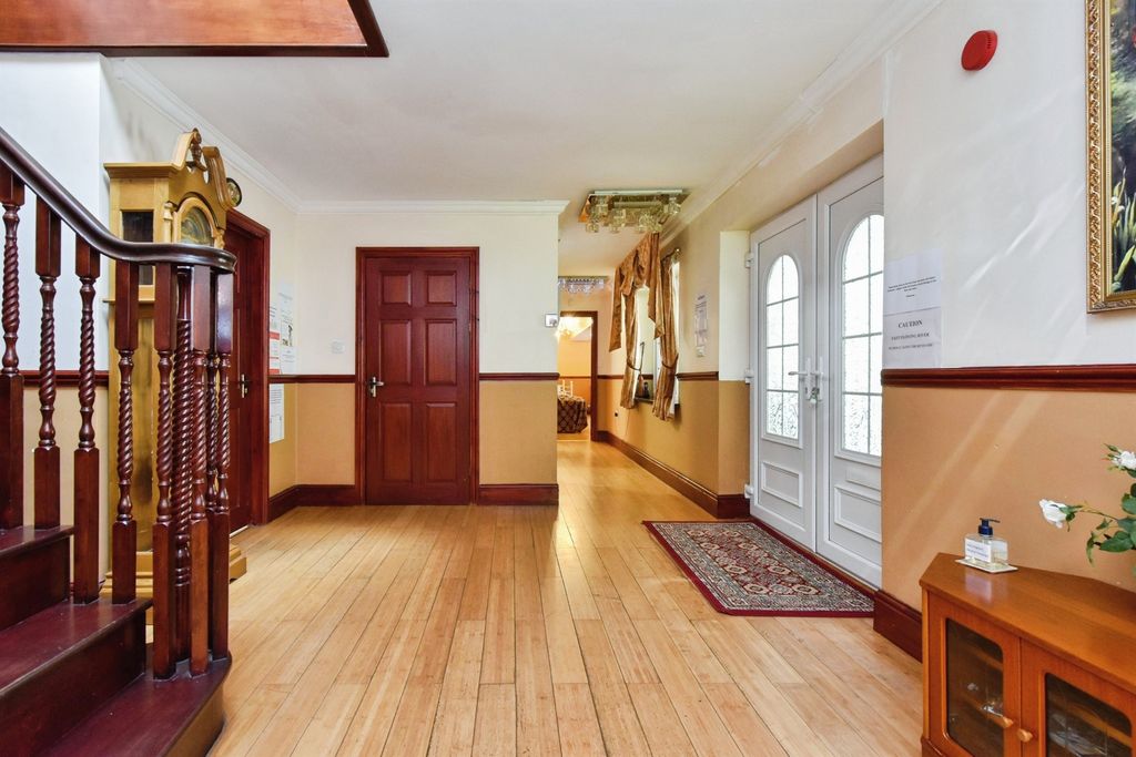 Additional image 5 of 6 bed property to rentTabernacle Road, Ammanford SA18