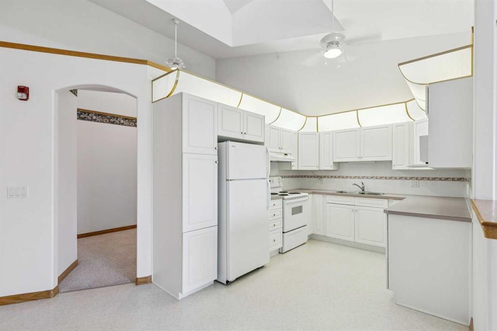 Additional image 6 of 321-6868 Sierra Morena Boulevard SW, Calgary, AB, T3H 3R6