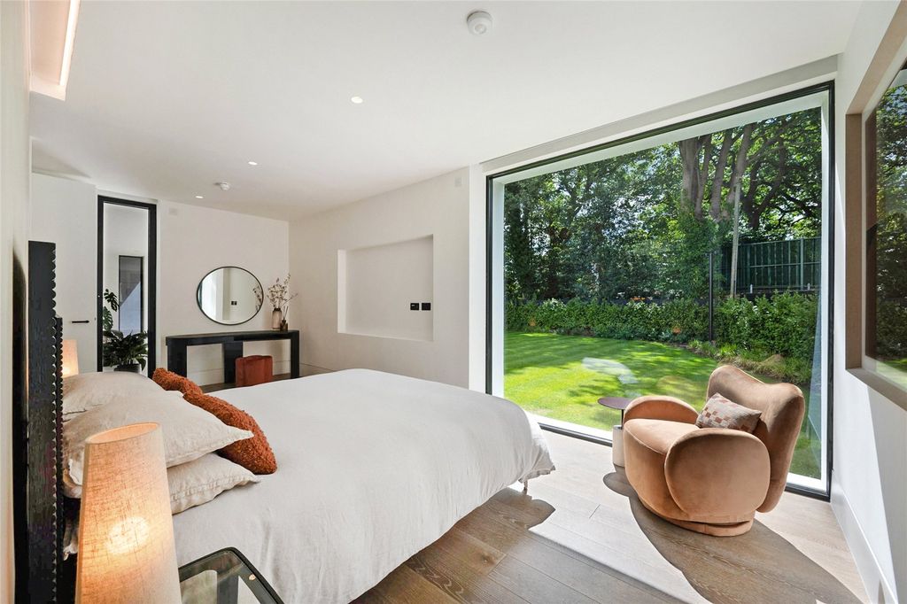 Additional image 11 of 3 bed flat to rentNorth Road, Hale, Cheshire WA15
