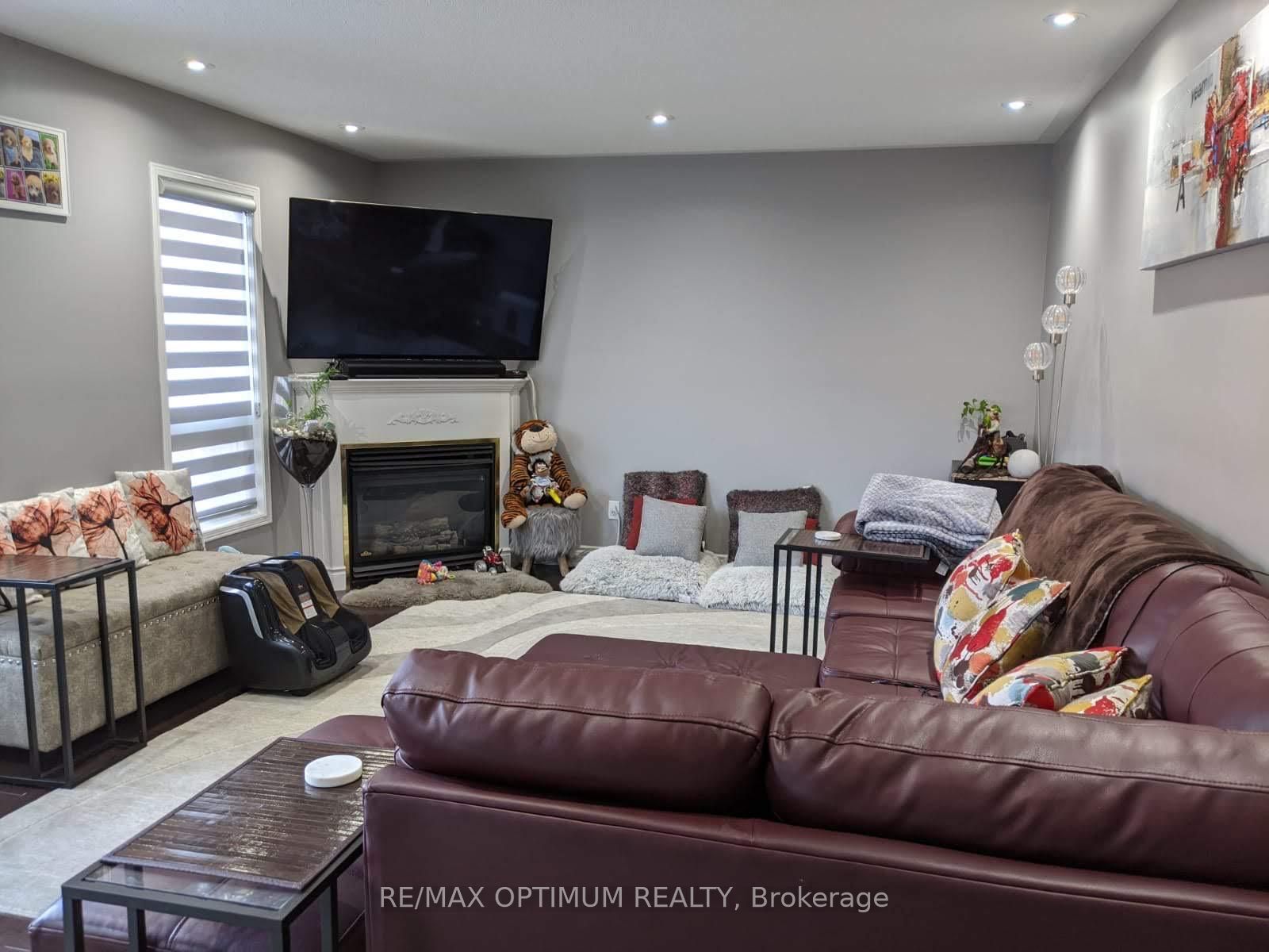 23 Four Seasons Circle, Brampton, ON, L7A 2A7 photo 3