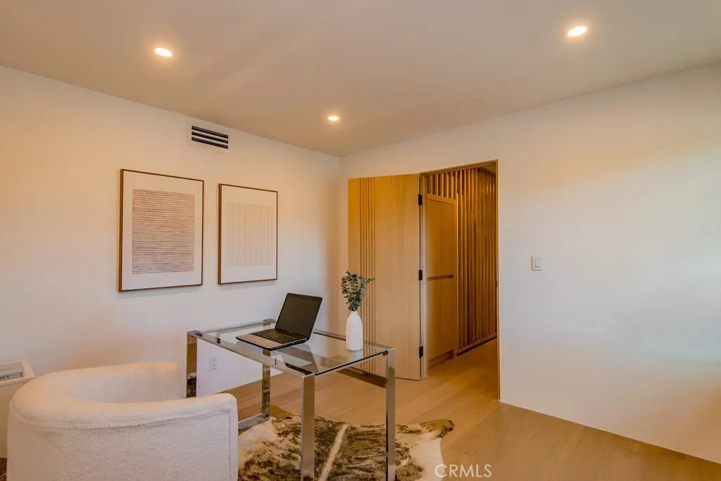 Additional image 102 of 24245 Hatteras St, Woodland Hills, CA 91367