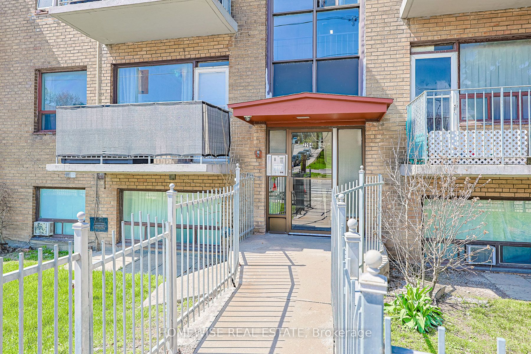 Additional image 2 of 302-2204 Dufferin Street, Toronto, ON, M6E 3R8