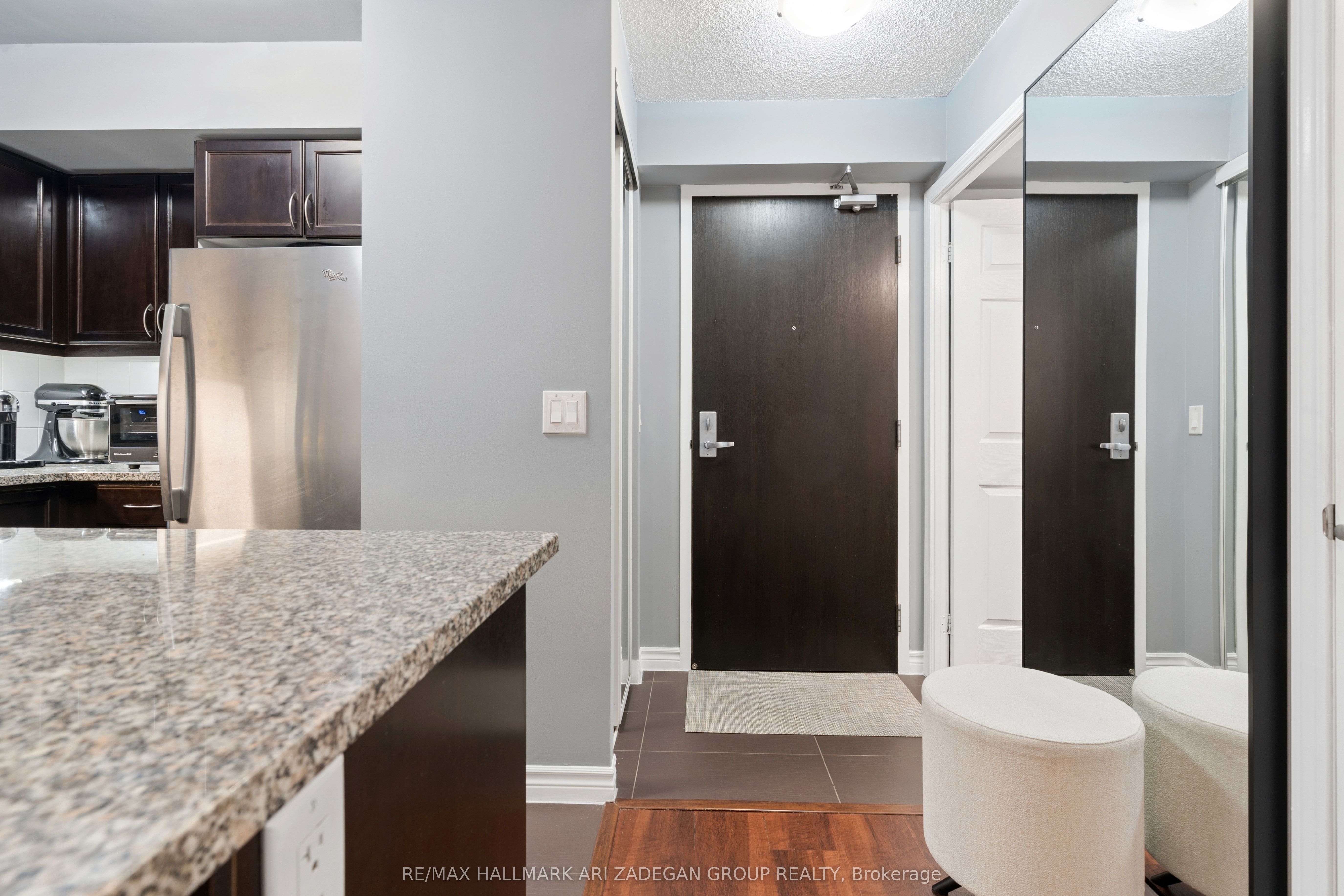 Additional image 5 of 3108-19 Grand Trunk Crescent, Toronto, ON, M5J 3A3