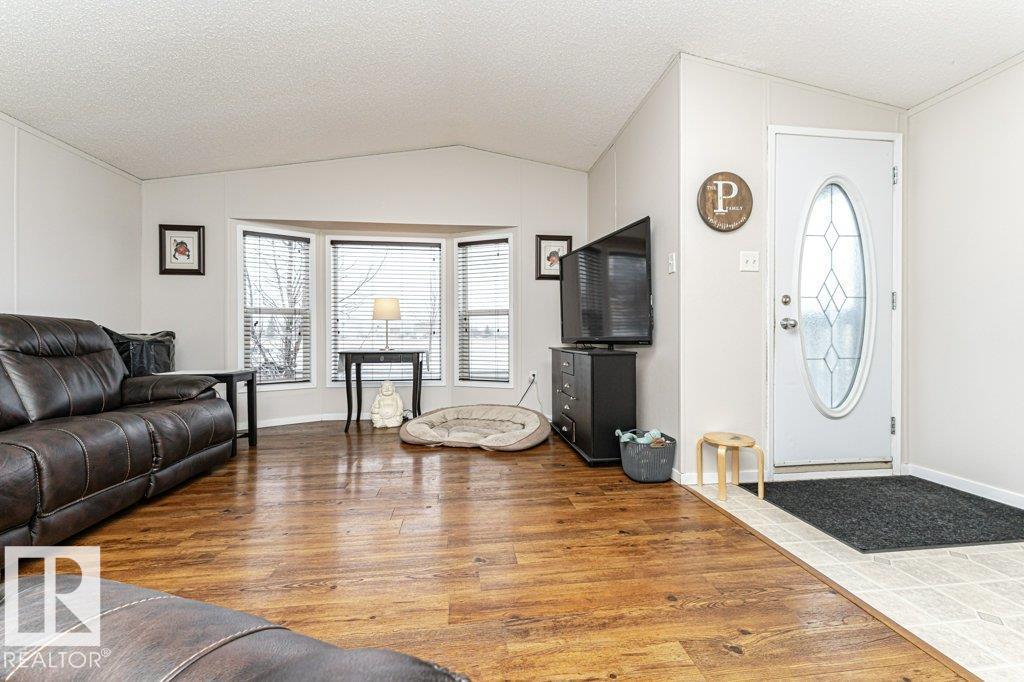 Additional image 6 of 1637 68 Avenue NW, Edmonton, AB, T6P0A4