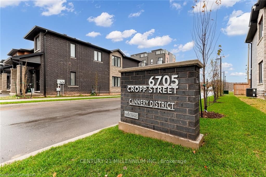 Additional image 2 of 100-6705 Cropp Street, Niagara Falls, ON, L2E 5J8