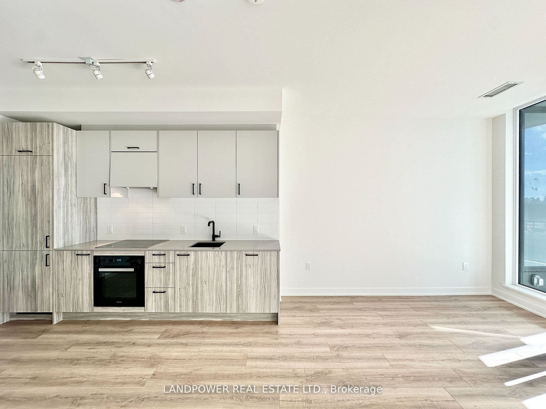 625-1 Kyle Lowry Road, Toronto, ON, M3C 3S2